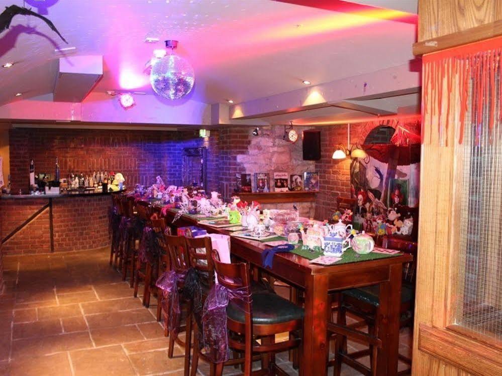 The Goddard Arms Ξενοδοχείο Σουίντον Εξωτερικό φωτογραφία